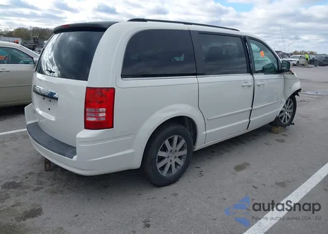 2008 Chrysler Town & Country Touring from USA, damaged, VIN 2A8HR54P08R668002